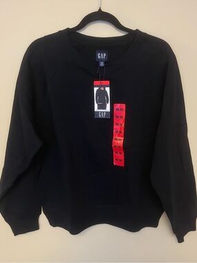 GAP Black Crewneck Sweatshirt NWT